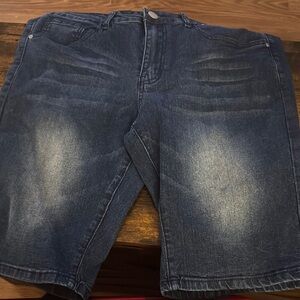 Amazon Blue Jean Shorts with Distressed Look and Knee-Length Fit